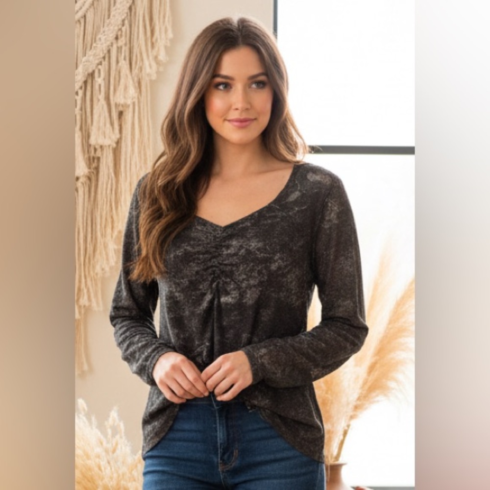 LuLaRoe Mia • Sweetheart Neckline • Long Sleeve Top - Picture 4 of 6